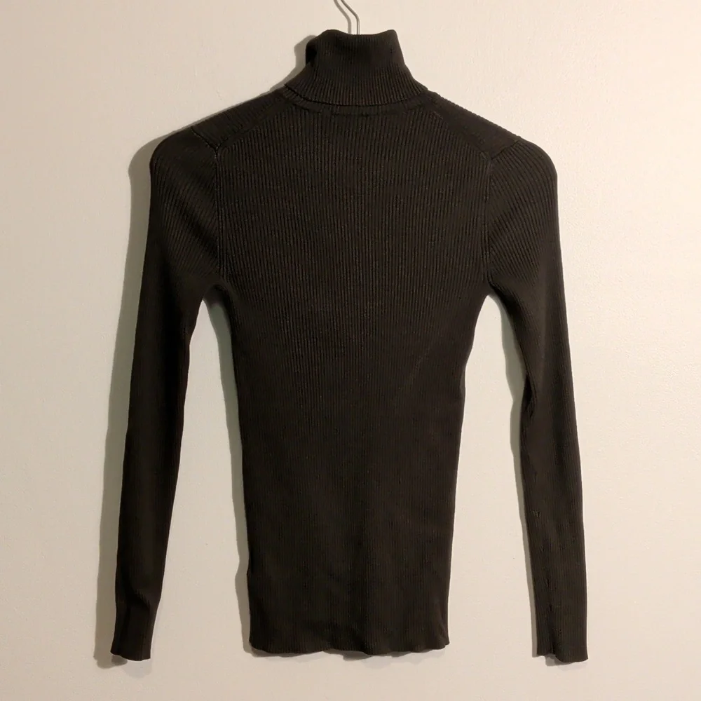 ARITZIA olive green ribbed knit turtleneck - size xs - Picture 8 of 11